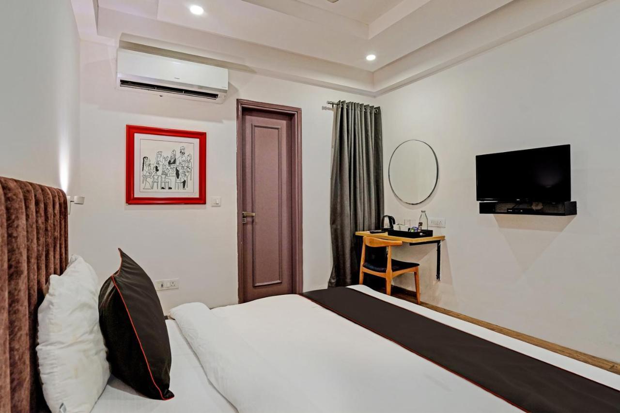 Super Townhouse Sector 57 Near Bestech Central Square Mall Ґурґаон Екстер'єр фото