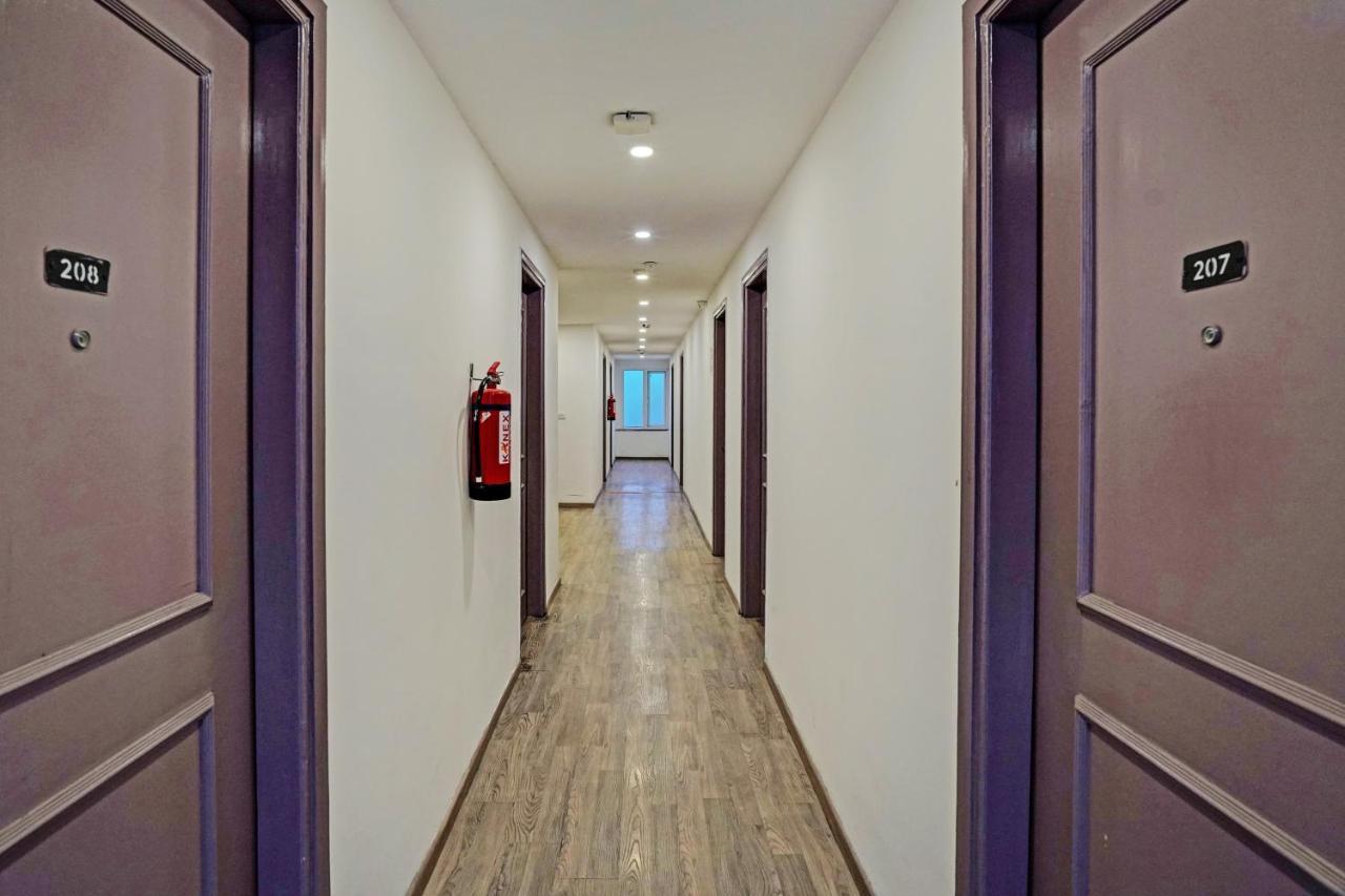 Super Townhouse Sector 57 Near Bestech Central Square Mall Ґурґаон Екстер'єр фото