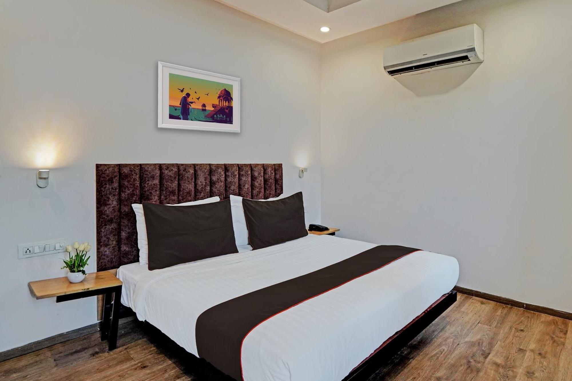 Super Townhouse Sector 57 Near Bestech Central Square Mall Ґурґаон Екстер'єр фото