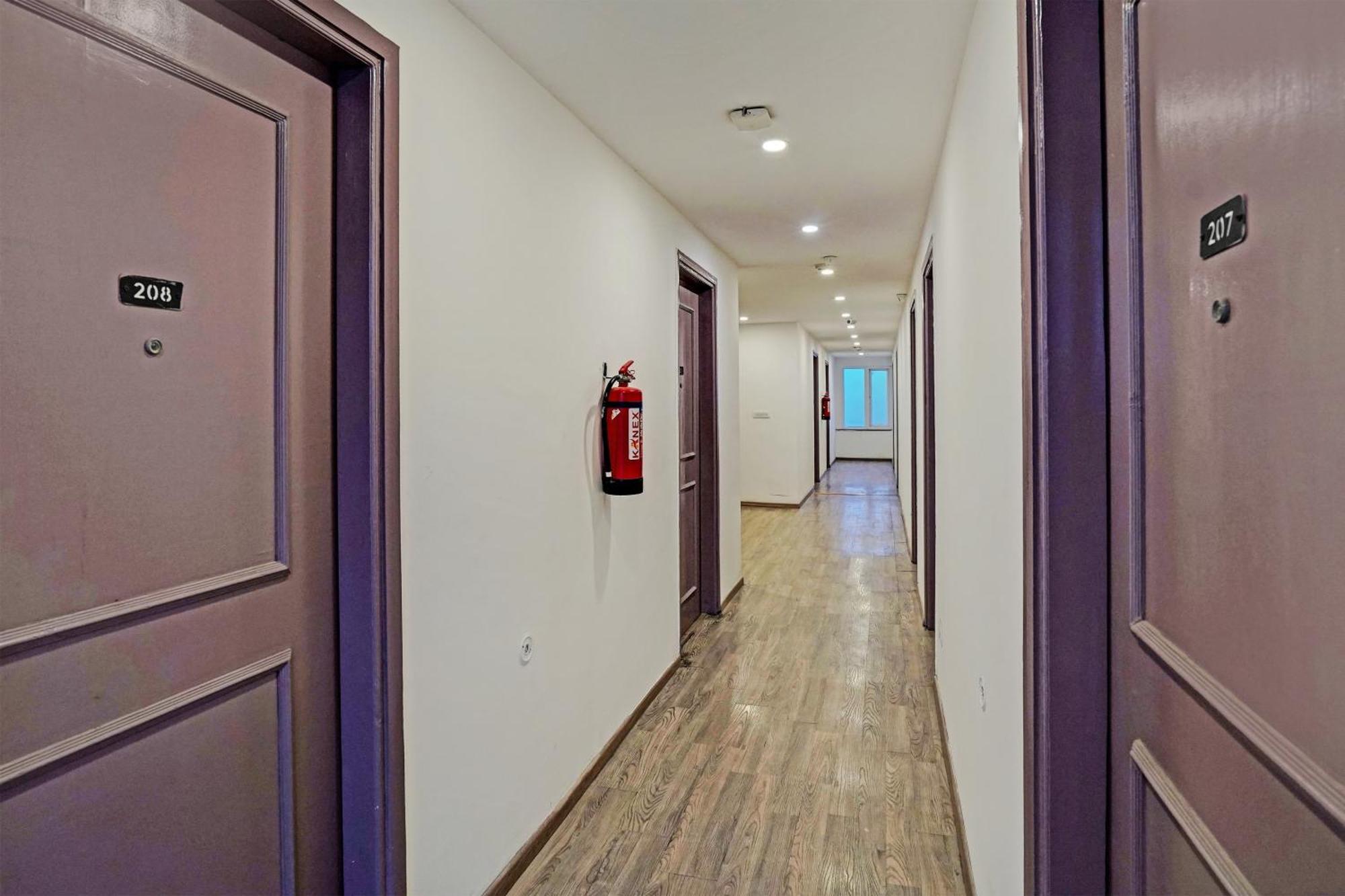 Super Townhouse Sector 57 Near Bestech Central Square Mall Ґурґаон Екстер'єр фото