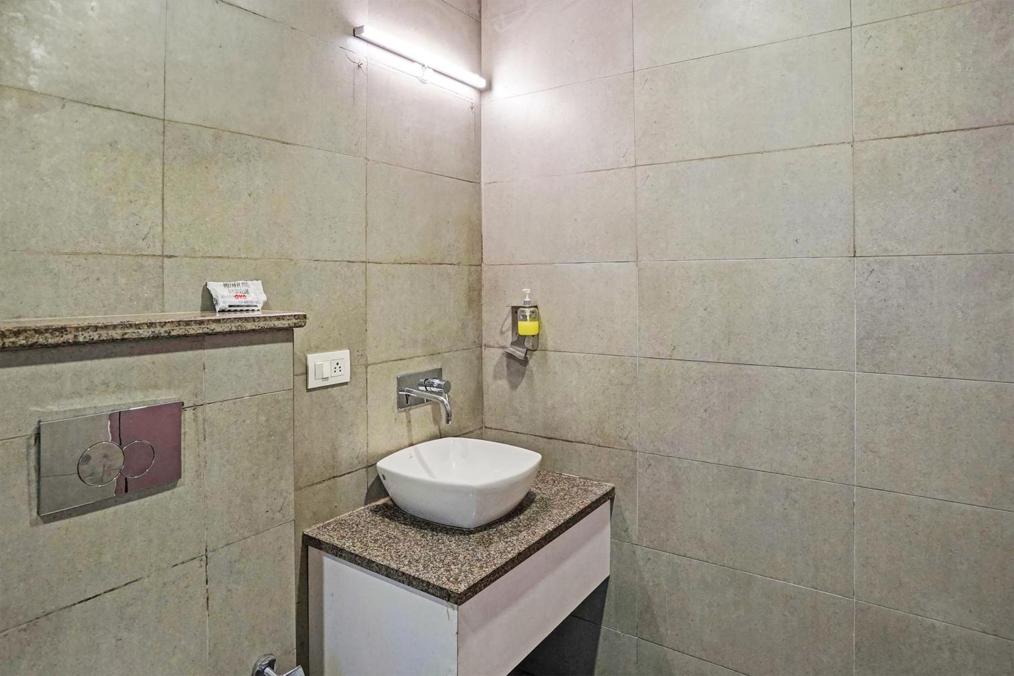 Super Townhouse Sector 57 Near Bestech Central Square Mall Ґурґаон Екстер'єр фото