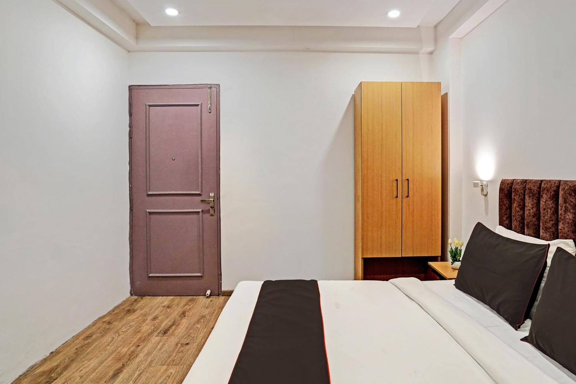 Super Townhouse Sector 57 Near Bestech Central Square Mall Ґурґаон Екстер'єр фото