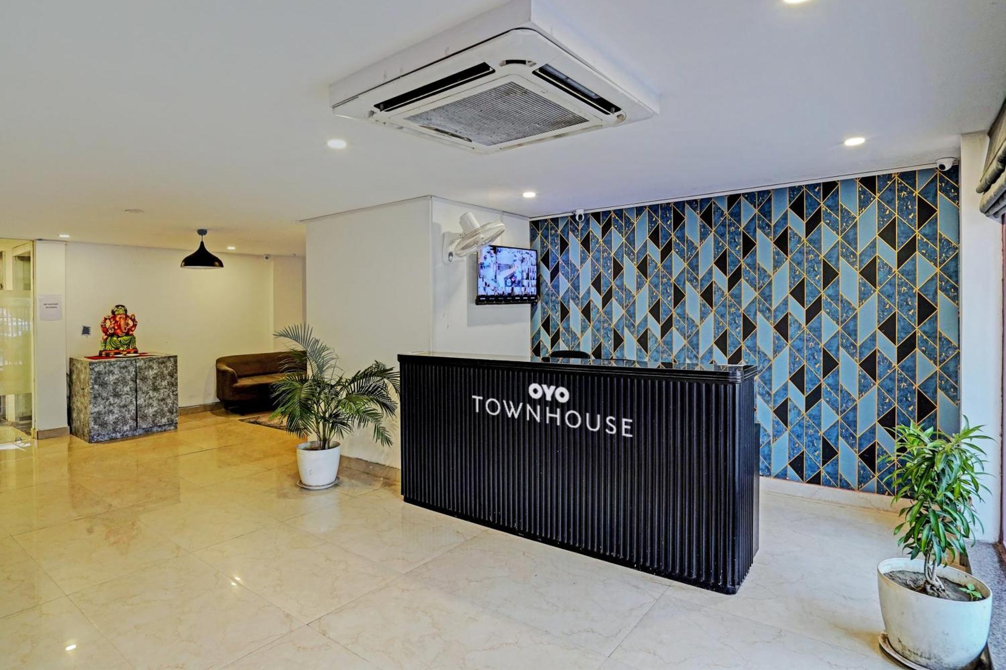 Super Townhouse Sector 57 Near Bestech Central Square Mall Ґурґаон Екстер'єр фото