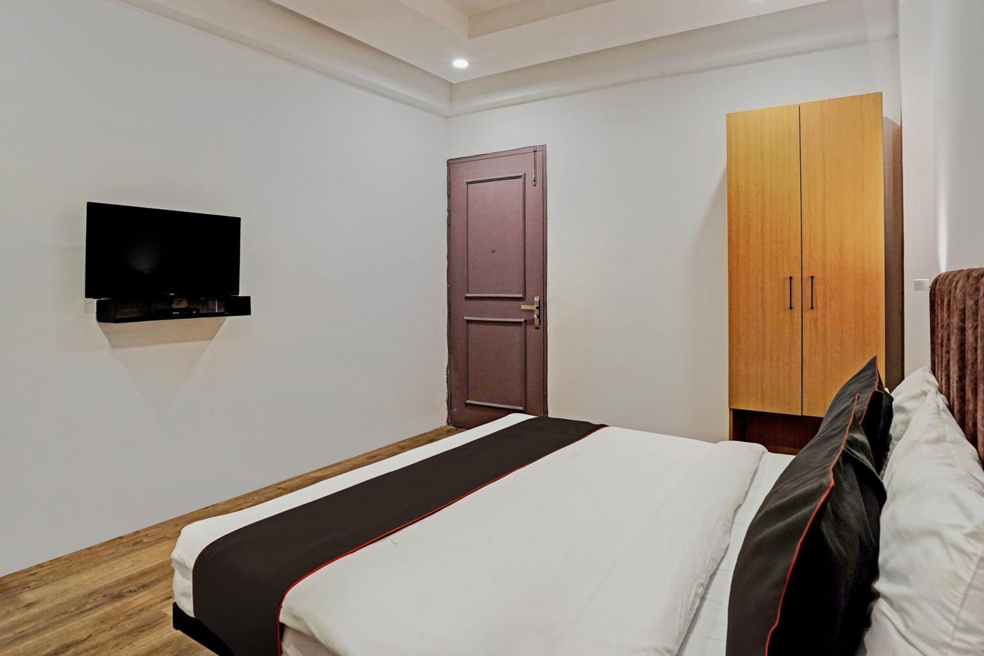 Super Townhouse Sector 57 Near Bestech Central Square Mall Ґурґаон Екстер'єр фото